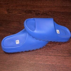 Yeezy slides